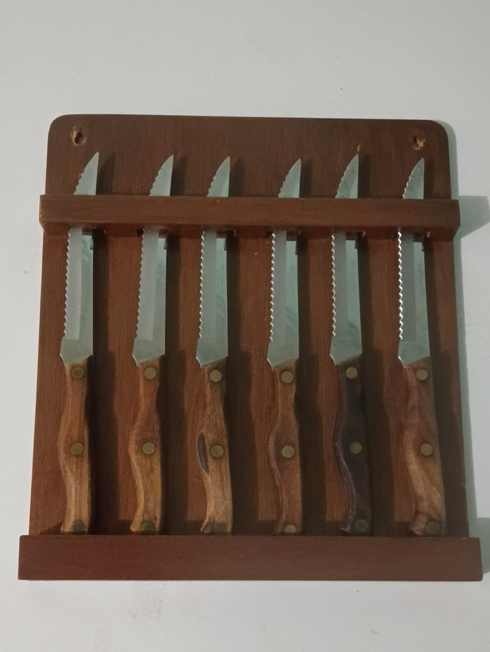 Wood-Handled Steak Knife Set with Wall Rack - Brown